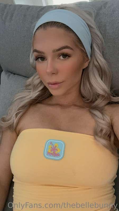 Swipe to take off my top😇