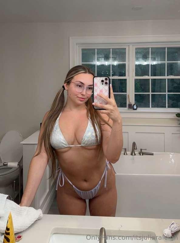 END OF YEAR SALE‼️🥳 Cum see what the hypes about on my MAIN ..