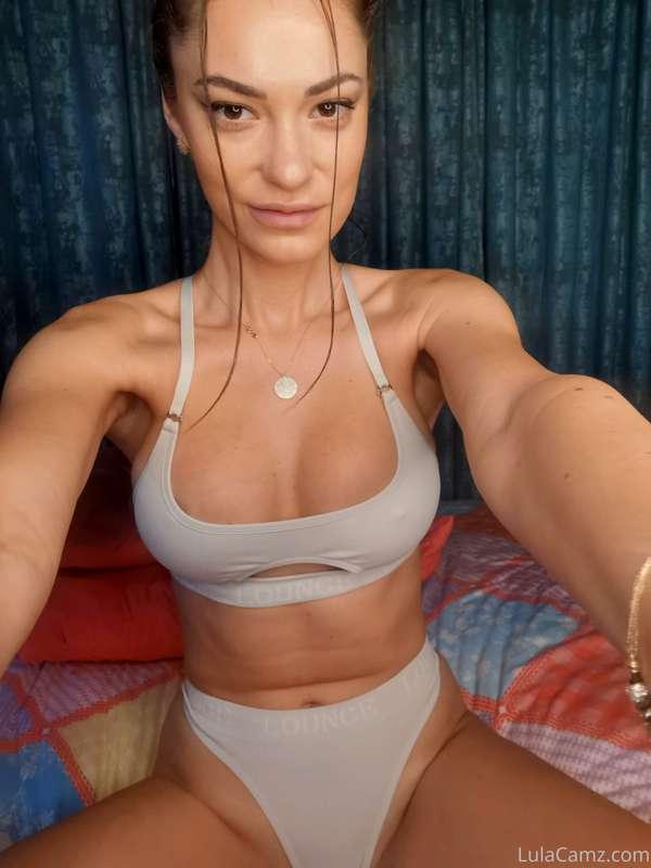 Live now on Chaturbate lulacamz.com