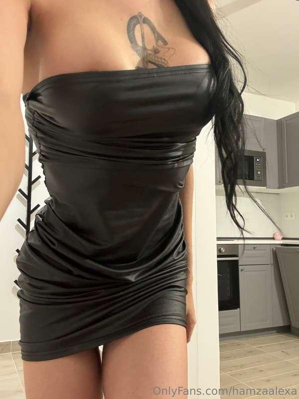 Latex imádóimnak💋💋 Aki küld 15$ megkapja a legújabb szopatós..