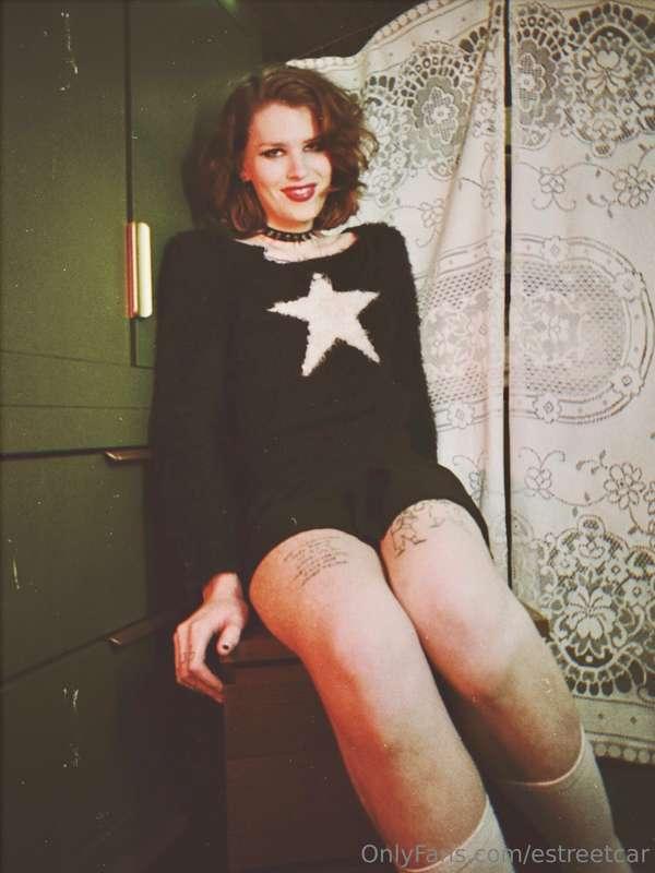 Imagine I'm your girlfriend who sends you Polaroids in the m..