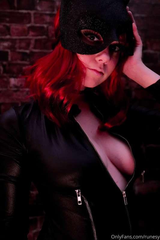 Point of view: You enter the costume party and see her