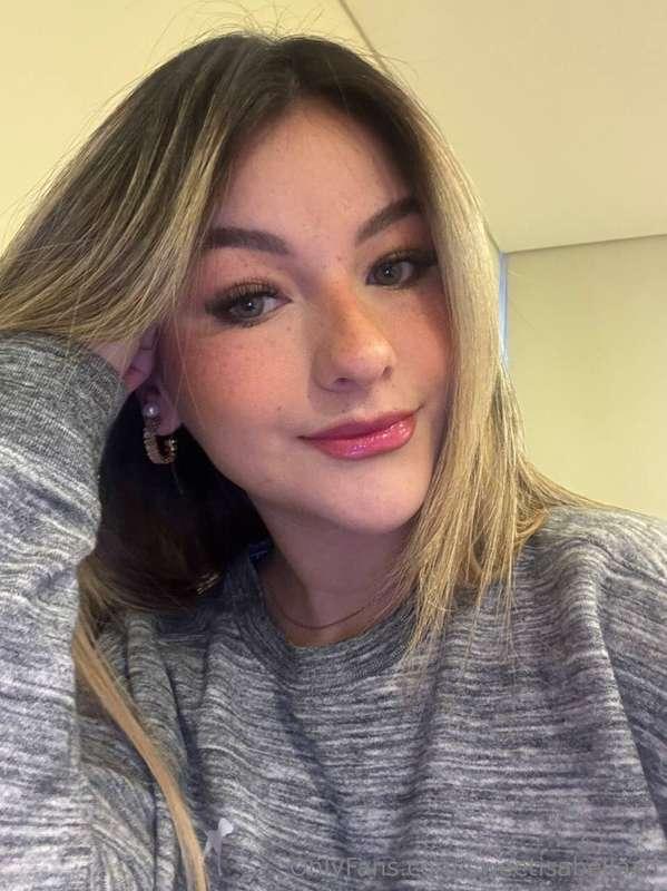 Caught in my soft girl era… but it can flip real quick 😏 Thi..