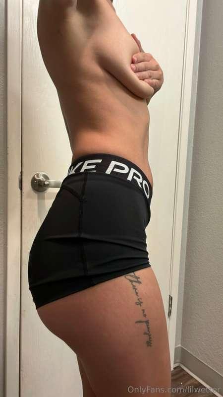 Check out my VIP page for 50% off for the next 30 subs. 🚨😏 @..