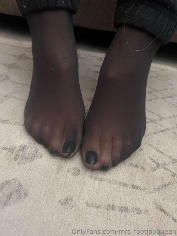 mrs_footjobqueen image #12