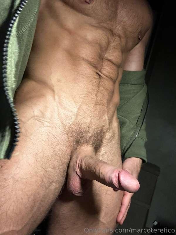 I heard you have a good tongue, can I feel it?👅😉