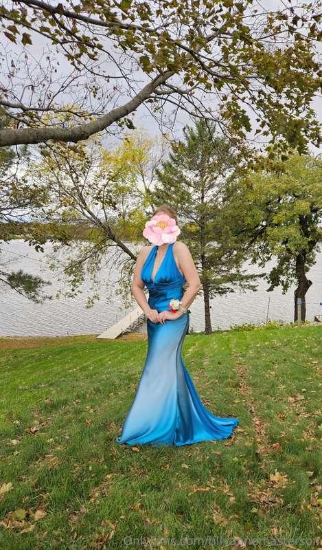 "Prom" tonight with my girlfriends