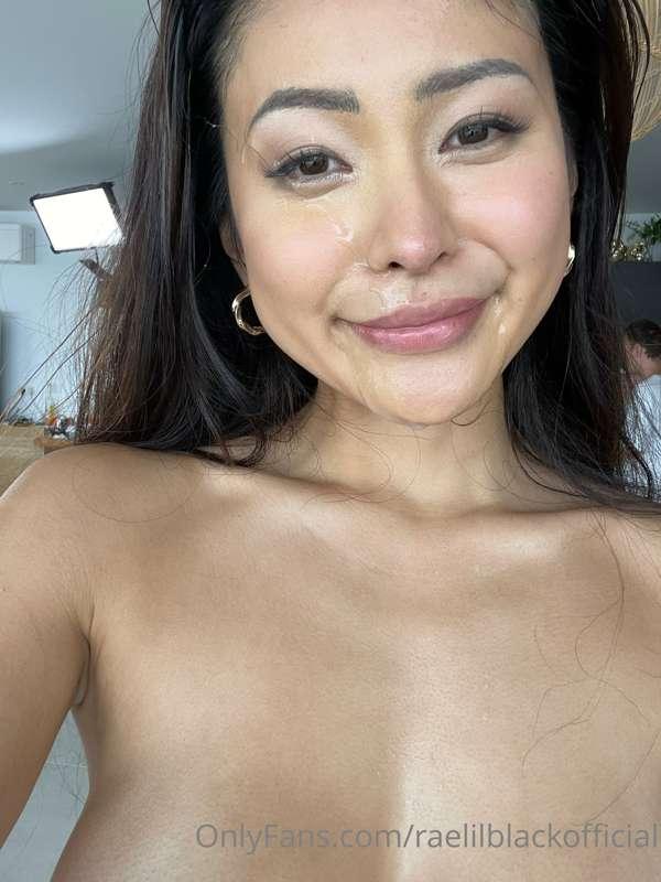 Cum on my face is my favourite makeup 😈💖