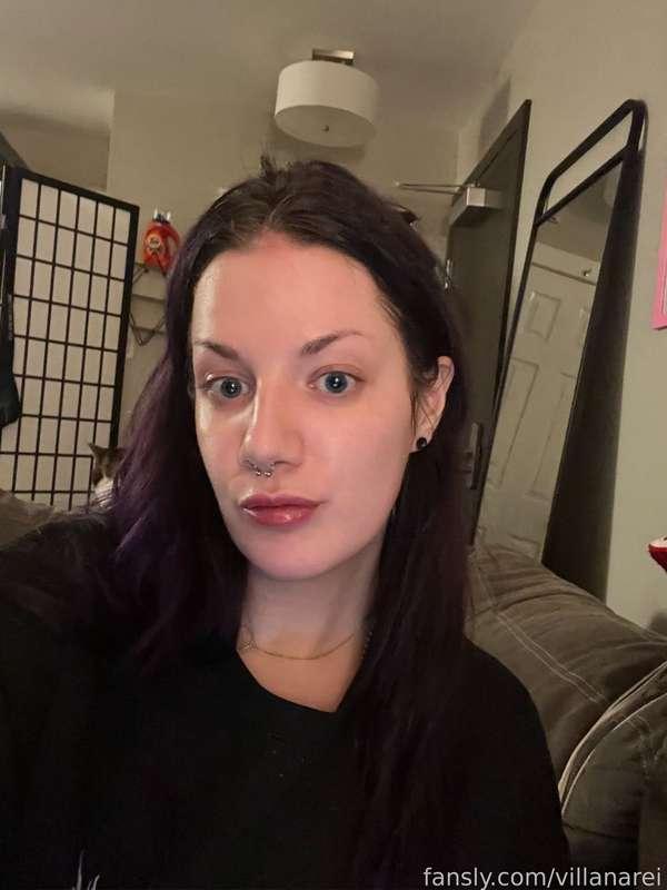 No makeup selfies cause my skin has been looking so good lately ✨

#fyp #tall #tallgirl #goth #gothgirl #altgirl #alternative #purplehair #thicc #skincare #nomakeup