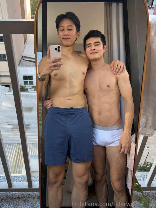 Swipe to see Leo take my dick like a good boi.Watch the full..
