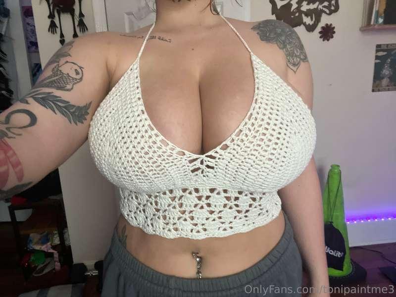 You like my new top? 🥰