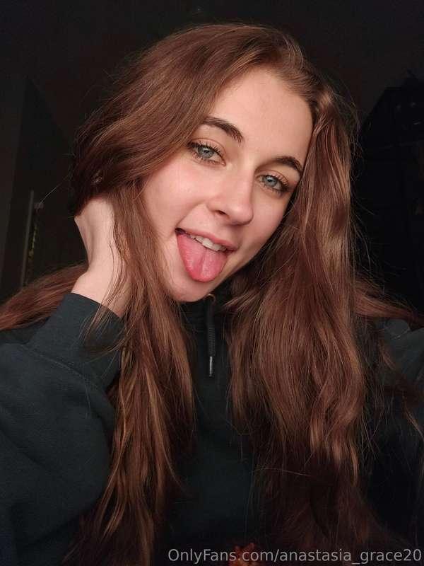 Can we talk a little? I’m feeling playful today 👅