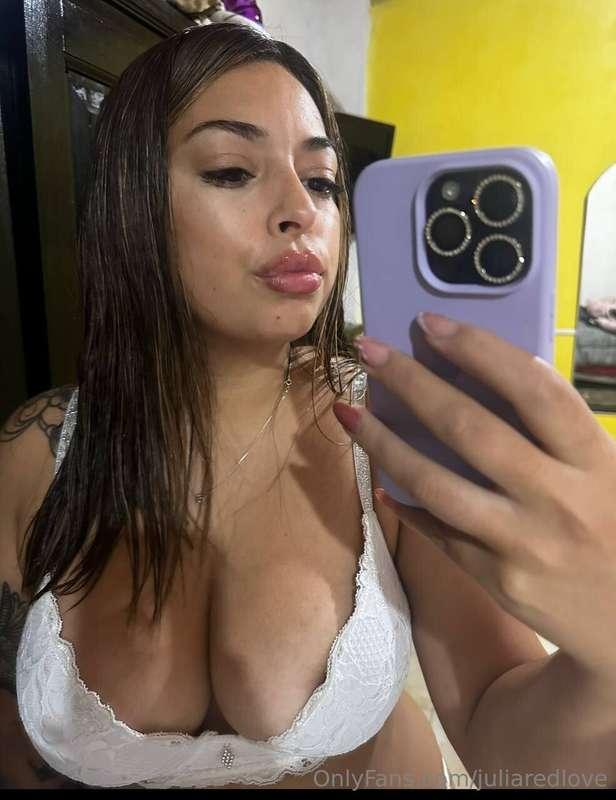 Naked I wait for you to please you with a moment of satisfac..