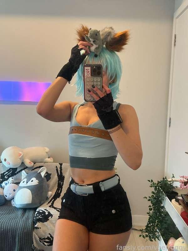 sneak peek of my squirrel girl cosplay 😳🐿️
before u say it… i HATE this wig. i look like an anime boy not squirrel girl 😭😭😭😭 im hoping i can find a better one asap

im still missing a few pieces like the jacket and socks but hopefully they arrive sooonnnn

#cosplay 
