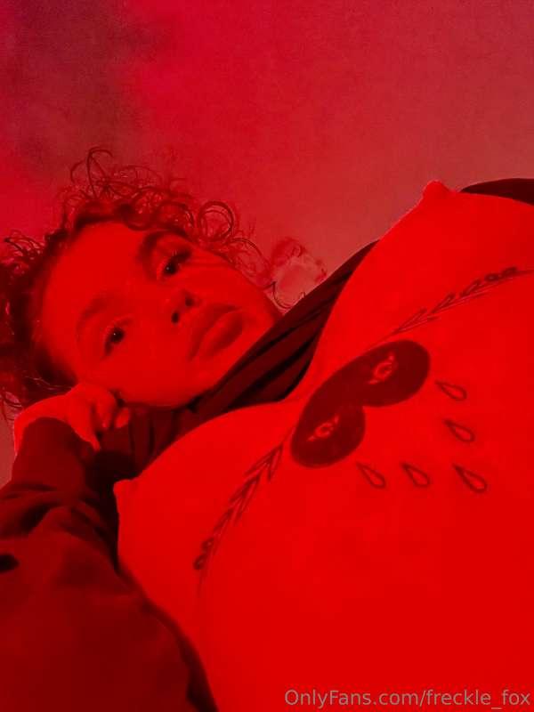 Goodnight from my demon cave 👿🖤