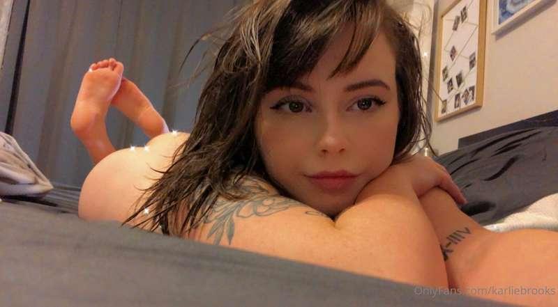 Bare and blissful, how’s this for a preview? 🫣🫣