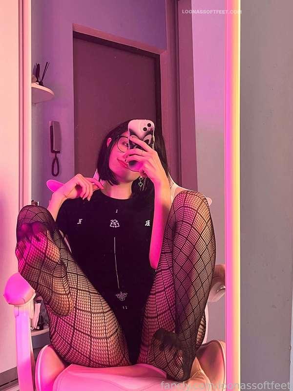 loonassoftfeet image #2