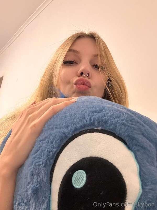 Try to guess what the toy it is 👀