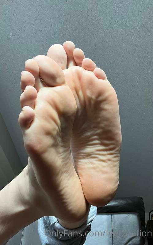 Kiss my soles if you miss me 🙊