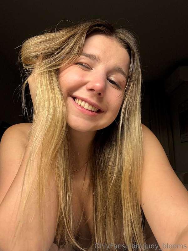 I want to charge you with a happy mood and my smile😄Did I do..