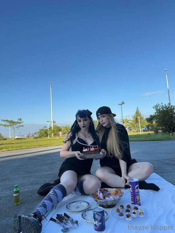 Look who's already arrived here! 😍