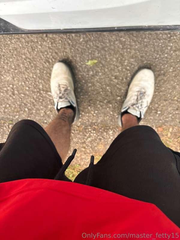 Who wants to buy my sweaty golf shoes?? It’s been a hot swea..