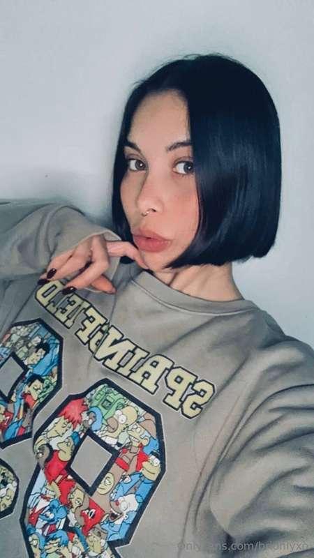 Selfie in my oversized sweater 😉