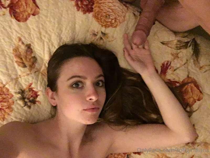 Me, posing with a dick, May, 2019 😂

@damiensoft