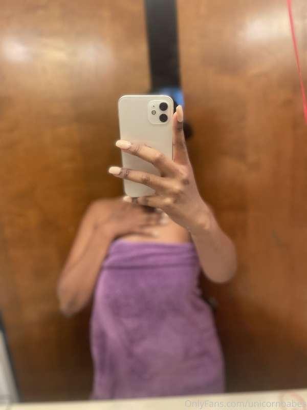 Pussy clean, tell my pussy hey 👋🏾 💦