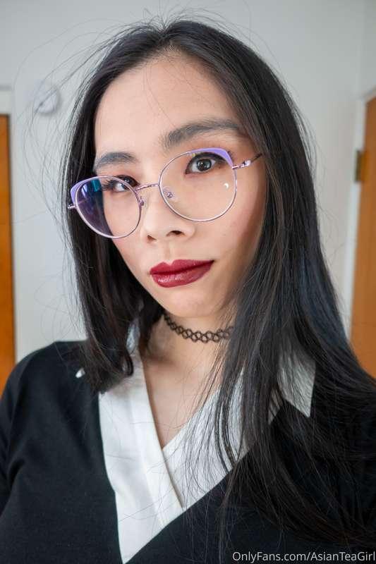 <3