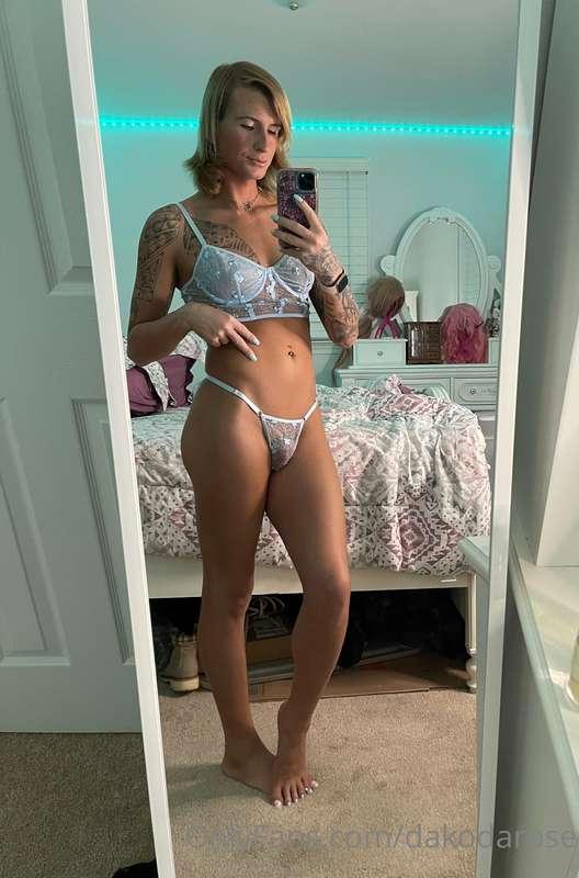 Goodmorning🙈☺️ This blue set matched my nails, and it made m..