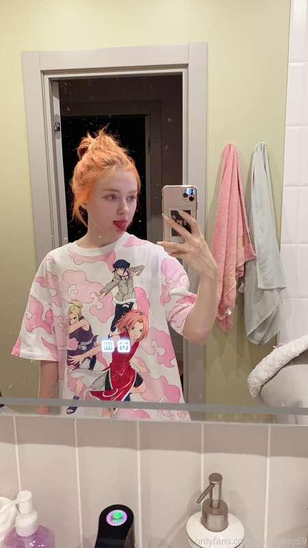 why do i look like that? i’m literally 22 years old, who is ..