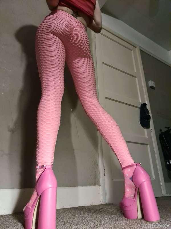 💗💗 Heels and Leggings 💗💗

Let me be your slut 😇

#leggings #yogapants #heels 