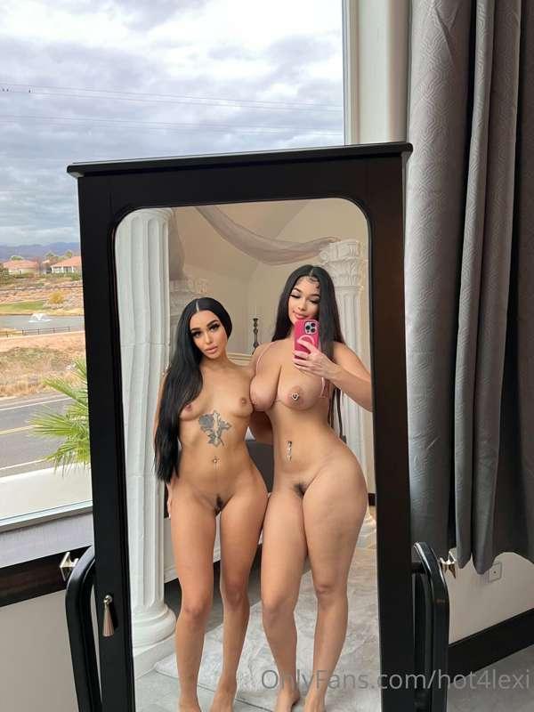 3 sum with me and @petite.little.freak ? 😈