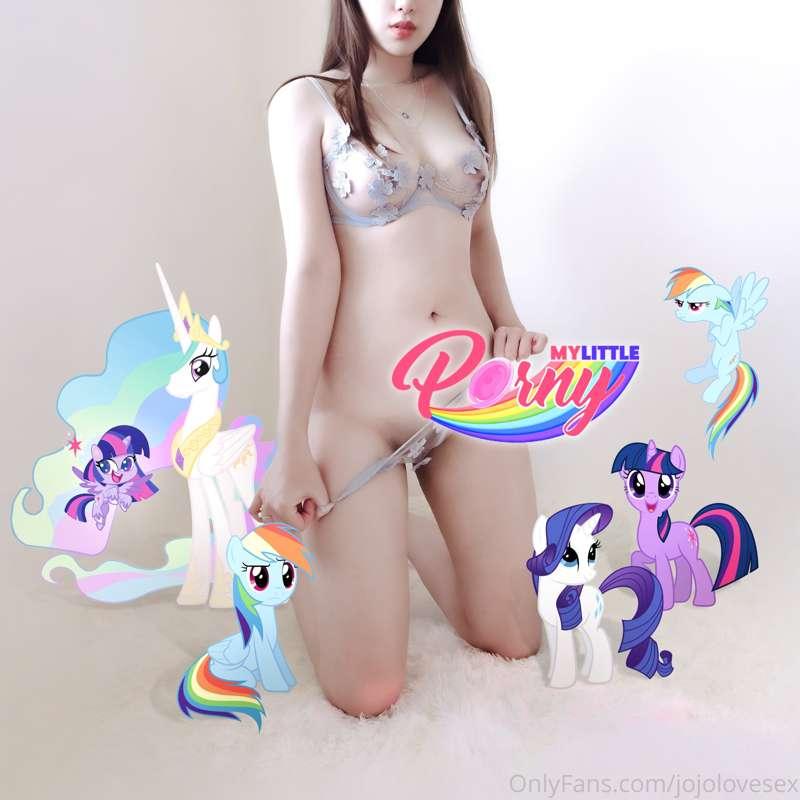 Porny ? Horny ? 💦
Is it too cute for me ? 🙈