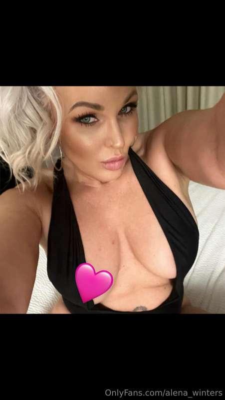 My nipples taste sweeter than maple syrup, I swear 💋