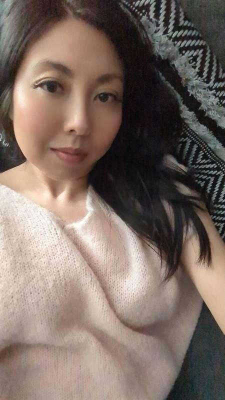 Follow my cutie friend @funnyrosie ! Her account is FREE !