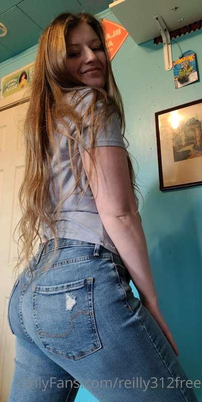 Tip $7 for a pussy pic 😜😘