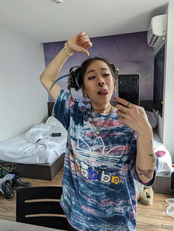 I can show you more of my privacy space when you sub to my m..