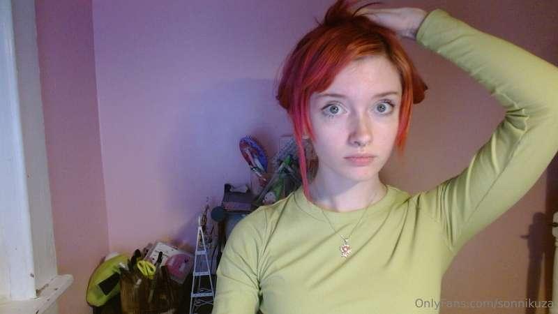 dying my hair back to brownnnnnnnnnnnnn idk im a little sick..