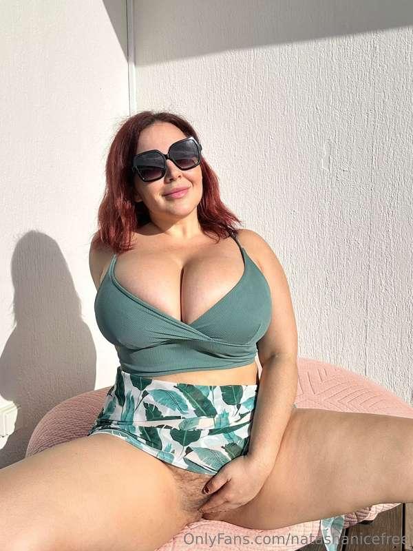 Wanna cum get some sun with me ?