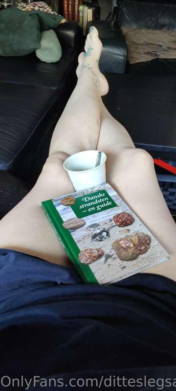 morning coffee, a new book and feet up