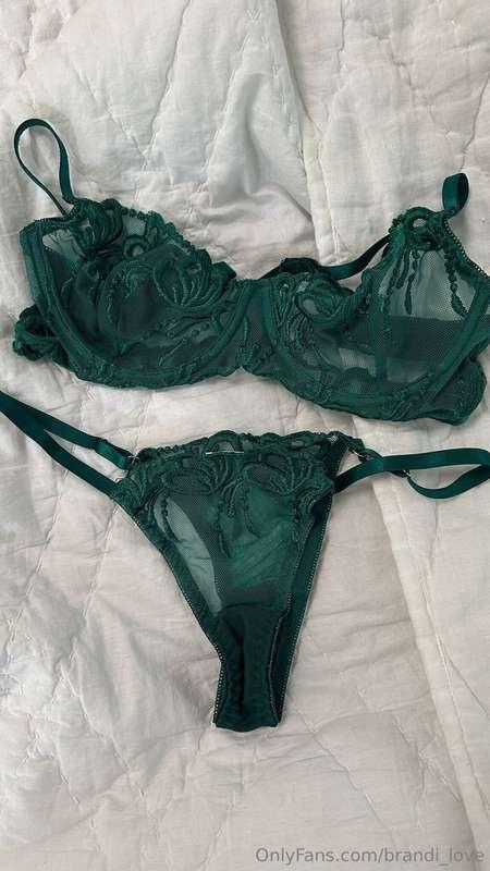 👙 USED LINGERIE SET 👙Tip $350 on this campaign & choose whic..