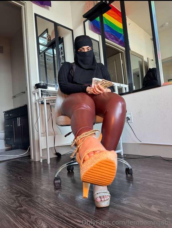 femdomhijabi main image