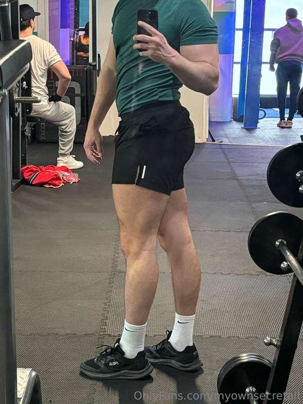 I got so, so fucking sweaty at the gym. My gym buddy said he..