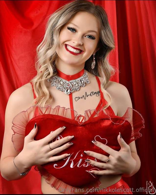 nikkolescott.official image #1