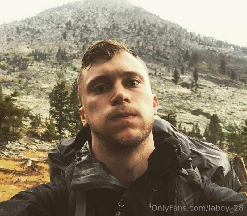 One very slutty hiker 😈