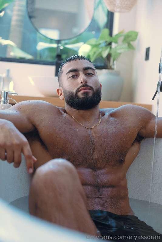 Check out my spicy bathtub session 🌶️👇🏽