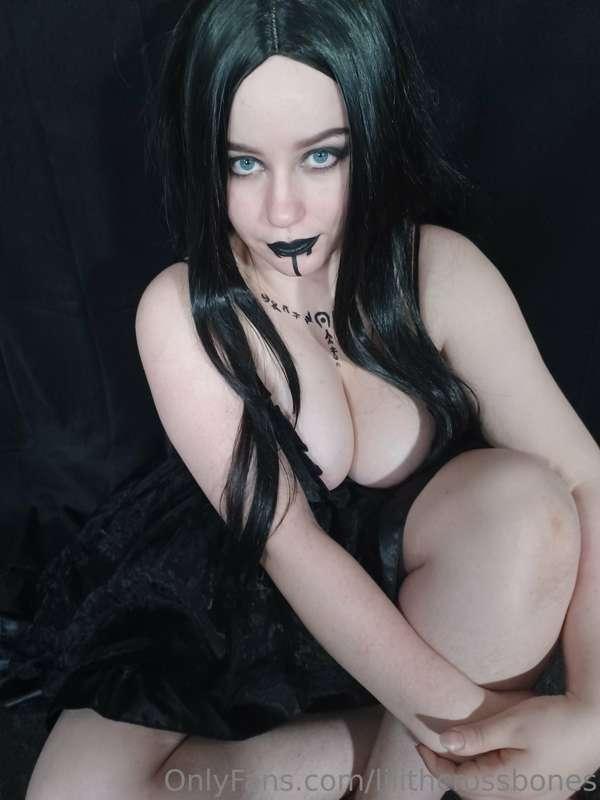 Come to the forest with me?