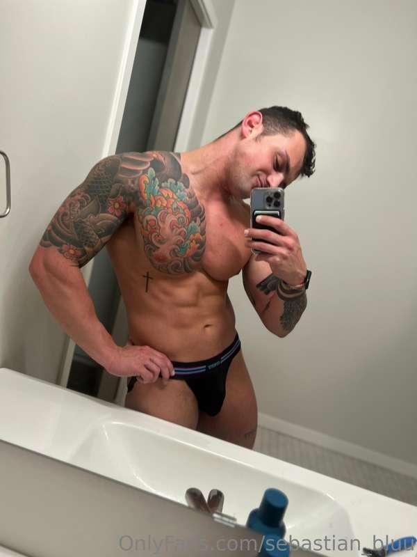 I get so horny after the gym 💪🏻😈
